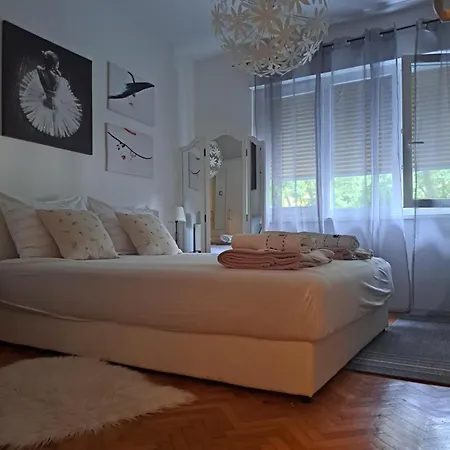Iggory Apartment
